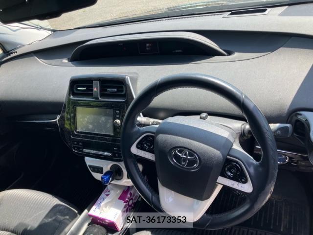 Toyota PRIUS 2017-07 7251949-18