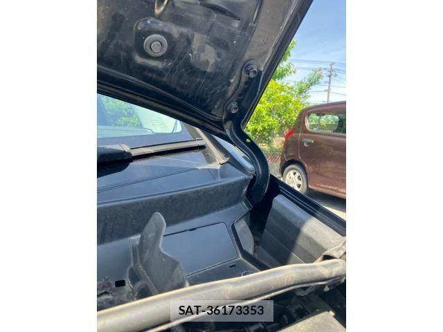 Toyota PRIUS 2017-07 7251949-22