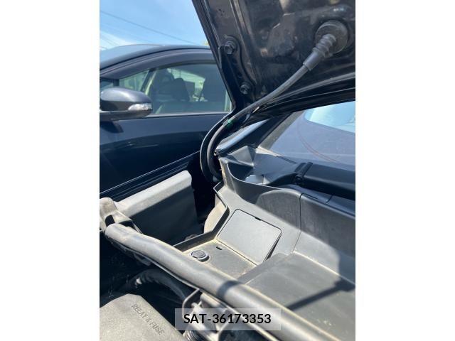 Toyota PRIUS 2017-07 7251949-23