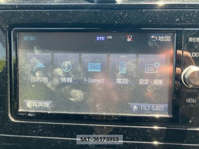 Toyota PRIUS 2017-07 7251949-26