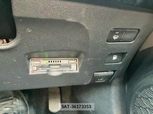 Toyota PRIUS 2017-07 7251949-27