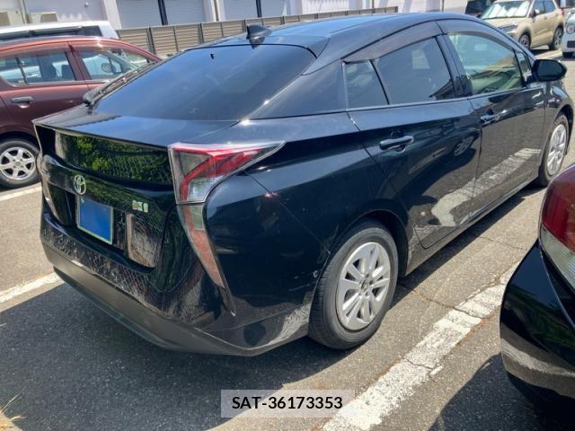 Toyota PRIUS 2017-07 7251949-3