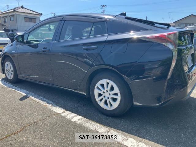Toyota PRIUS 2017-07 7251949-4