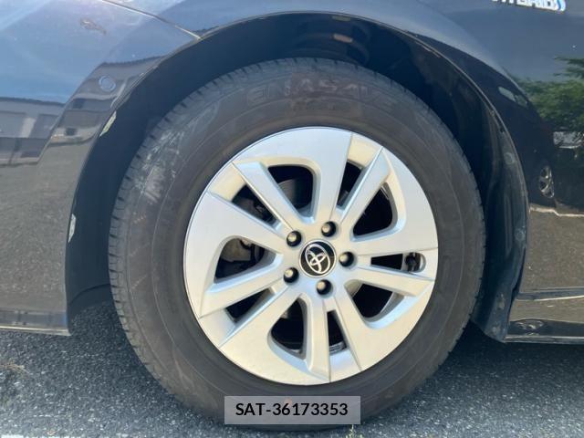 Toyota PRIUS 2017-07 7251949-7