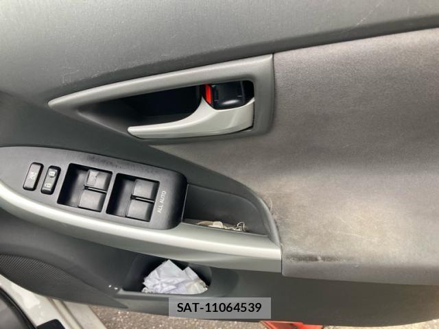 Toyota PRIUS 2010-02 7250181-10