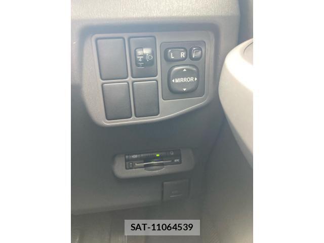Toyota PRIUS 2010-02 7250181-16