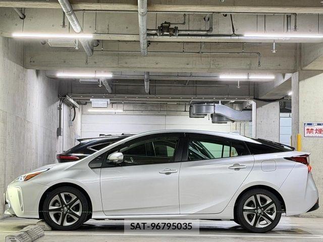 Toyota PRIUS 2021-12 7251938-5