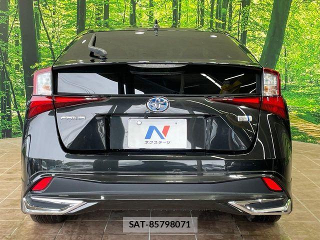 Toyota PRIUS 2022-05 7251929-14