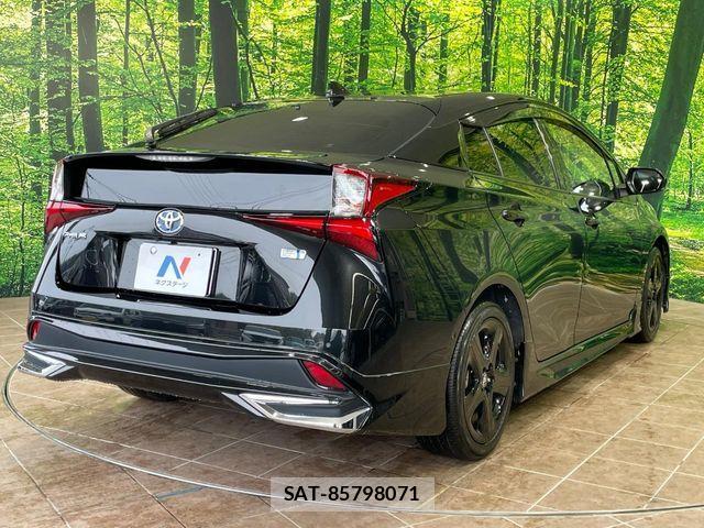 Toyota PRIUS 2022-05 7251929-16