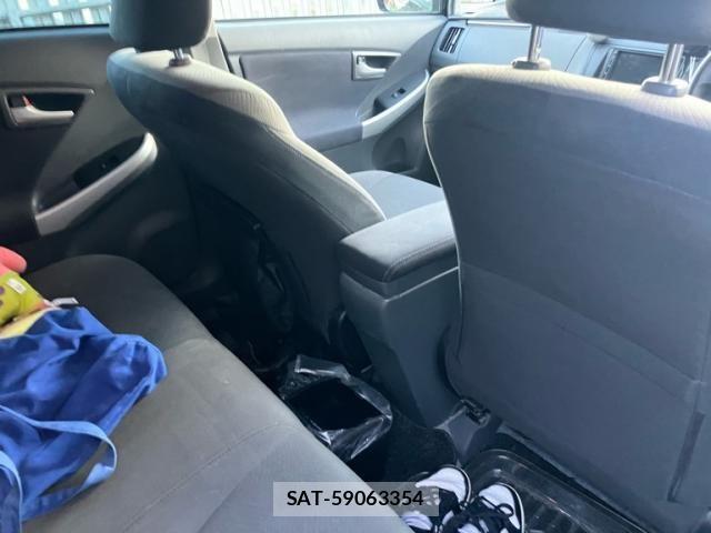 Toyota PRIUS 2011-12 7251963-14