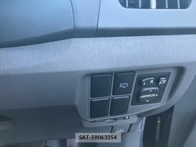 Toyota PRIUS 2011-12 7251963-18