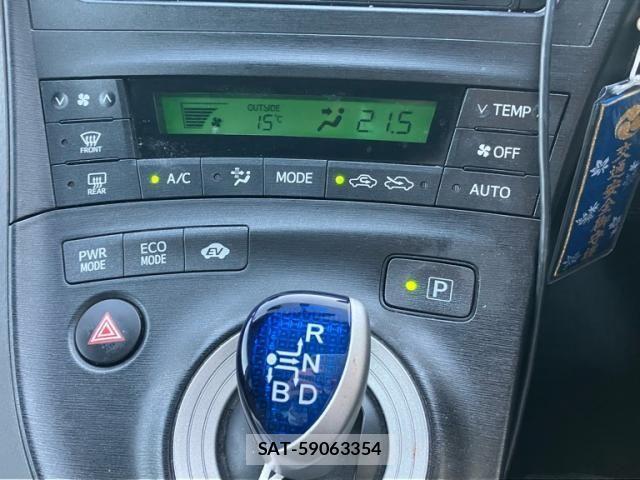 Toyota PRIUS 2011-12 7251963-20