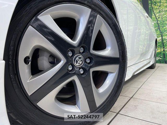Toyota PRIUS 2019-06 7250341-12