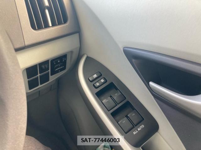 Toyota PRIUS 2010-05 7250324-12