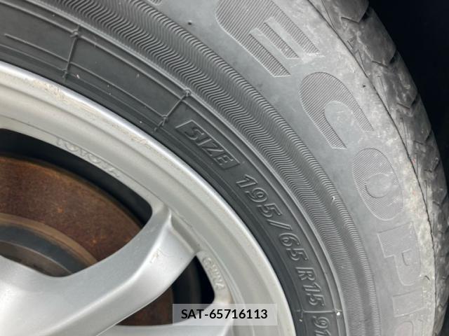 Toyota PRIUS 2016-04 7251953-10