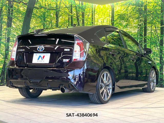 Toyota PRIUS 2013-02 7250311-16