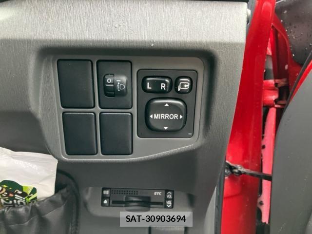 Toyota PRIUS 2011-06 7251969-23
