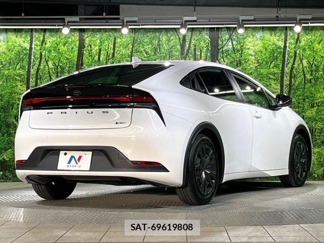 Toyota PRIUS 2023-03 7251931-15
