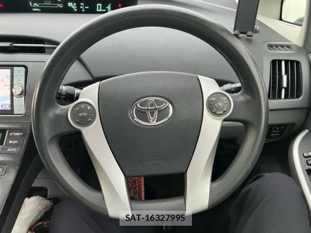 Toyota PRIUS 2011-11 7251972-9
