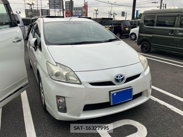 Toyota PRIUS 2011-11 7251972-1