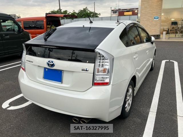 Toyota PRIUS 2011-11 7251972-2