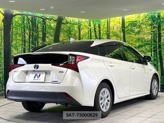 Toyota PRIUS 2019-06 7251935-16