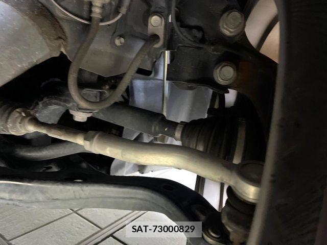 Toyota PRIUS 2019-06 7251935-19