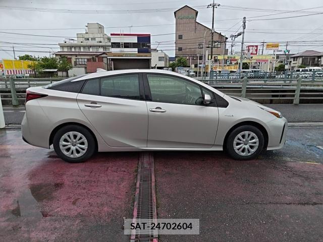 Toyota PRIUS 2019-03 7251945-9