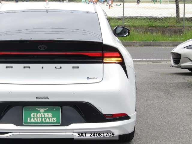 Toyota PRIUS 2023-06 7251934-17