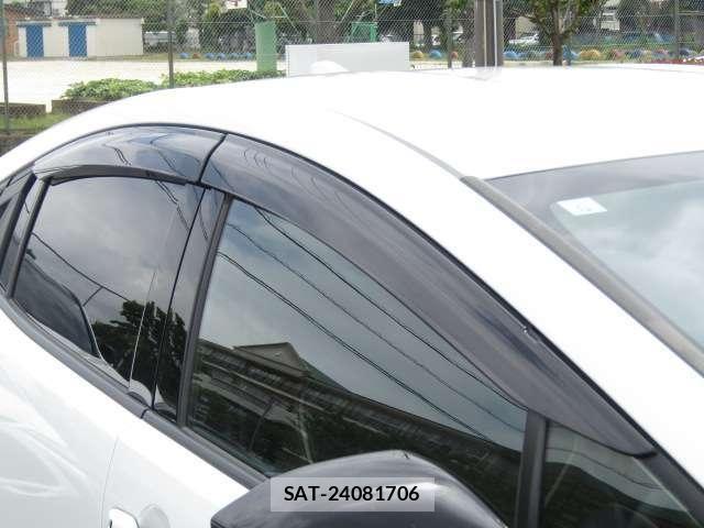 Toyota PRIUS 2023-06 7251934-25