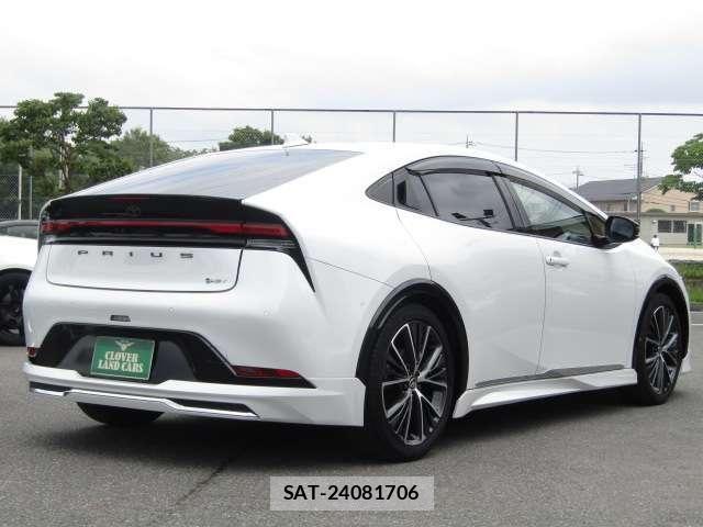 Toyota PRIUS 2023-06 7251934-28