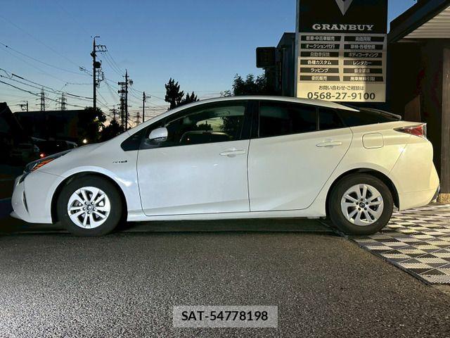 Toyota PRIUS 2016-01 7251954-12