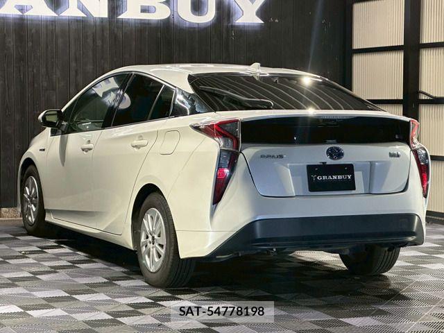 Toyota PRIUS 2016-01 7251954-14