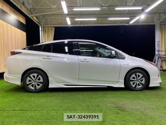 Toyota PRIUS 2016-06 7251937-14