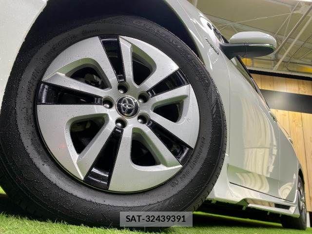 Toyota PRIUS 2016-06 7251937-19