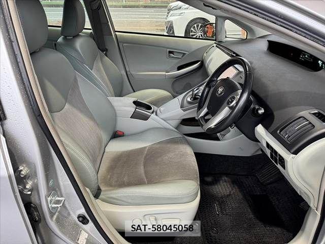Toyota PRIUS 2014-06 7251962-14