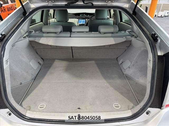 Toyota PRIUS 2014-06 7251962-18