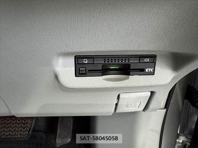 Toyota PRIUS 2014-06 7251962-24