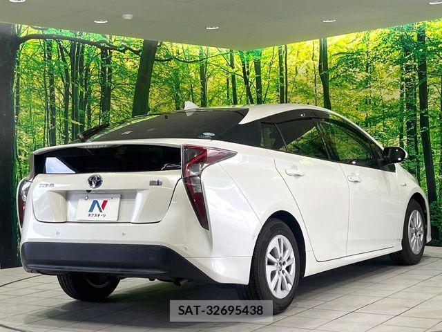 Toyota PRIUS 2018-01 7250348-16