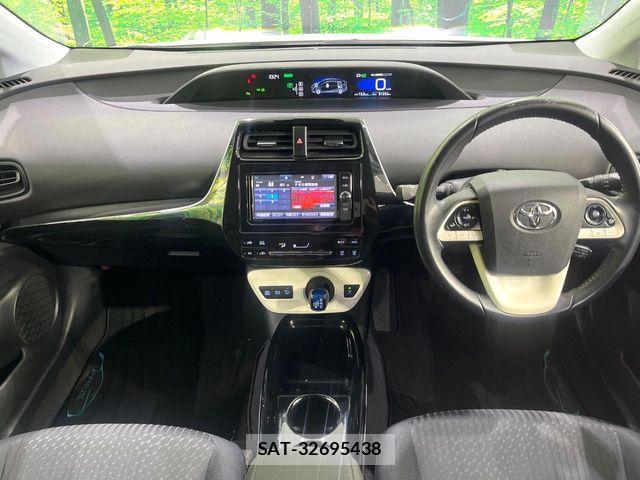Toyota PRIUS 2018-01 7250348-1