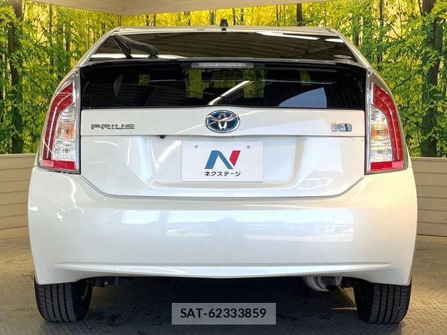 Toyota PRIUS 2012-09 7272735-14
