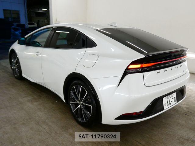 Toyota PRIUS 2023-04 7272716-1