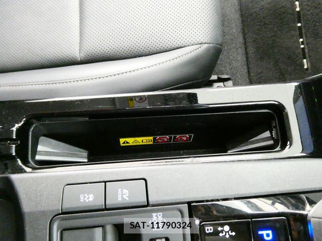 Toyota PRIUS 2023-04 7272716-21
