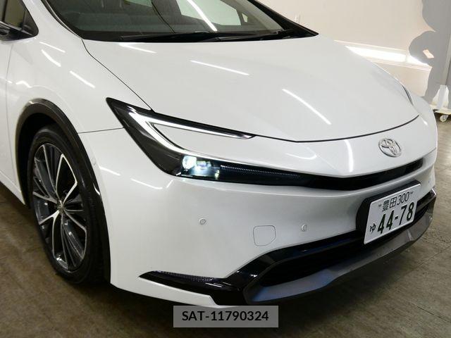 Toyota PRIUS 2023-04 7272716-7