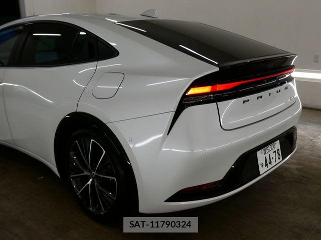 Toyota PRIUS 2023-04 7272716-8