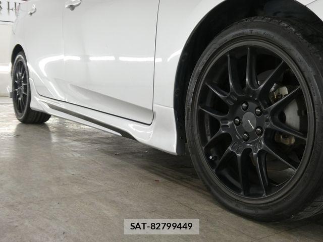 Toyota PRIUS 2019-08 7272722-10