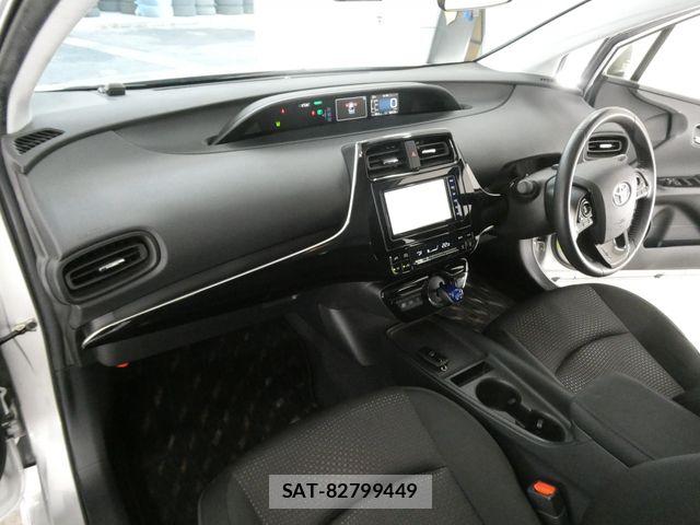 Toyota PRIUS 2019-08 7272722-12