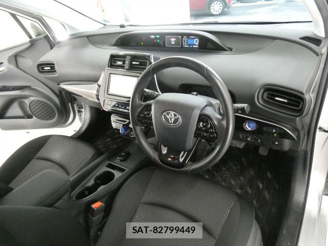 Toyota PRIUS 2019-08 7272722-13
