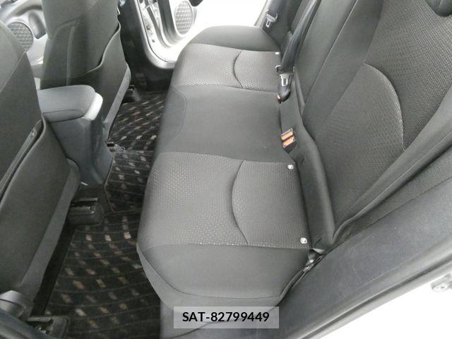 Toyota PRIUS 2019-08 7272722-15