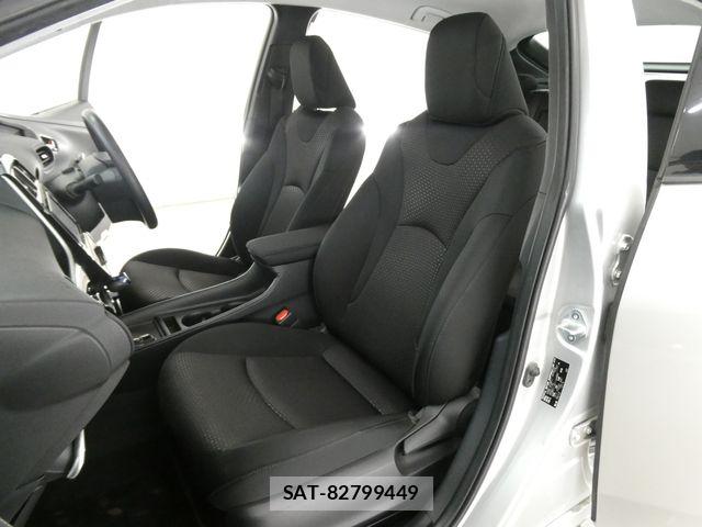 Toyota PRIUS 2019-08 7272722-18